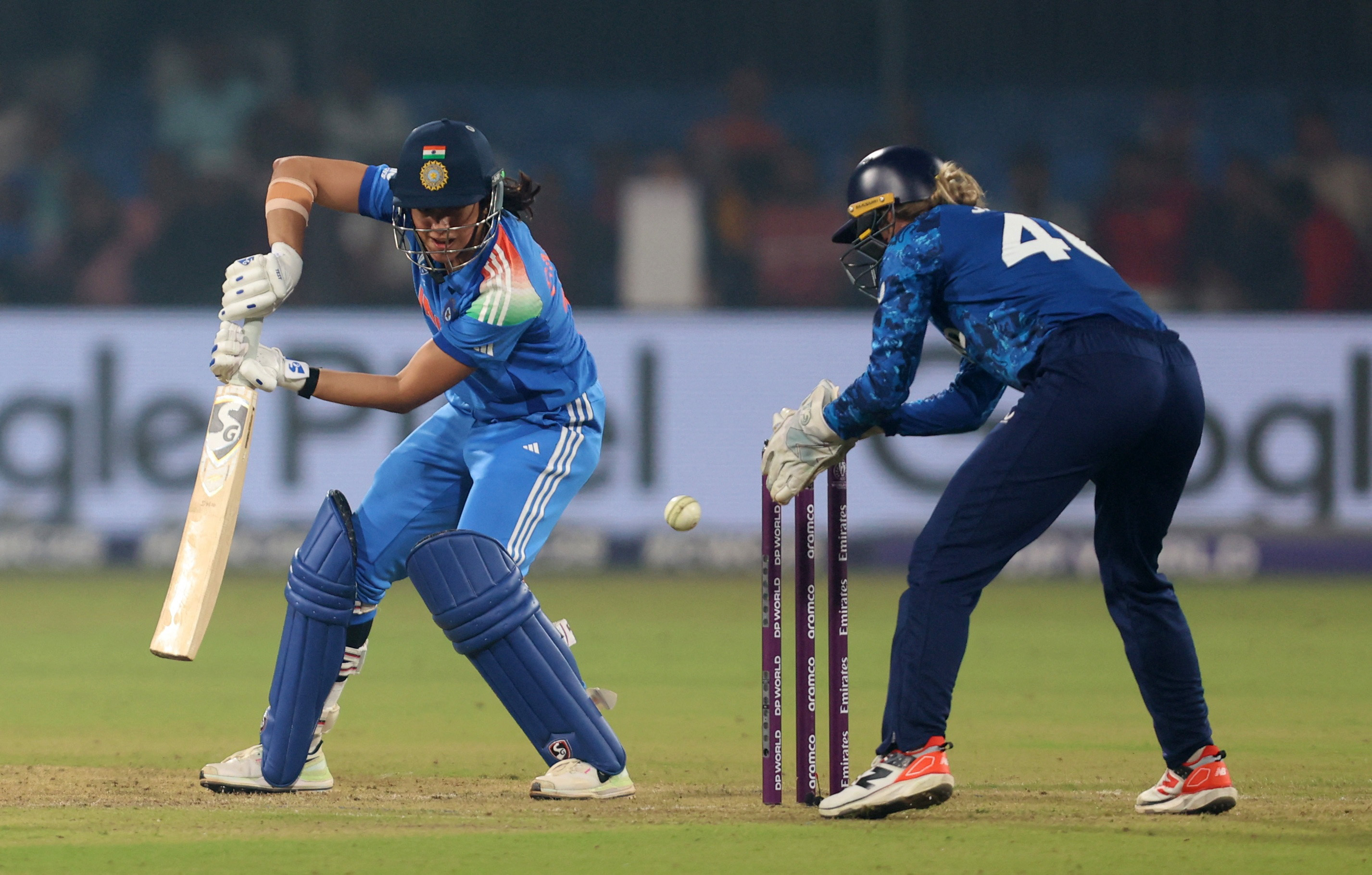 स्मृति मंधाना ने 8 चौके लगाए।