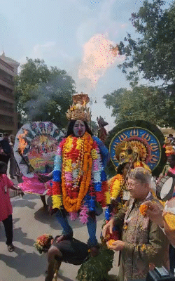 रौद्र रूपी काली ने आग की लपटों में तांडव किया:  अयोध्या में 22 झांकियां निकाली गईं, दीपोत्सव पर आज 3 विश्व रिकॉर्ड बनेंगे – Ayodhya News