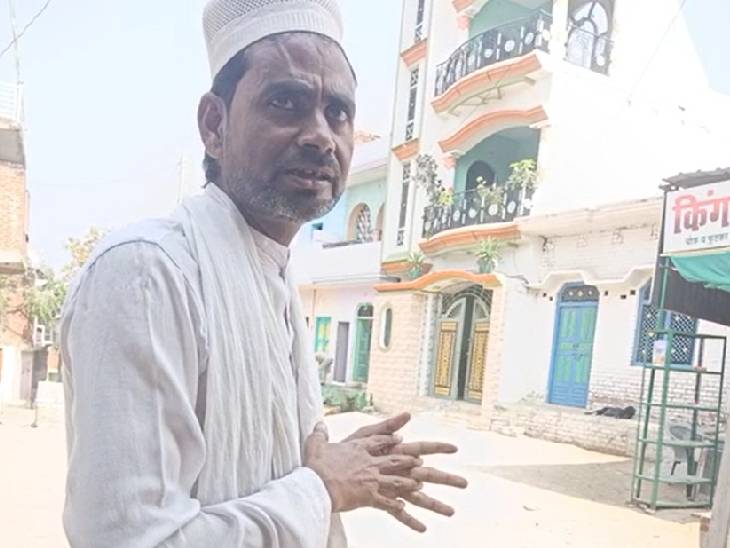 ये जाबिद है। जाबिद ने भी कहा-पैसे दे दीजिए आपका काम हो जाएगा।