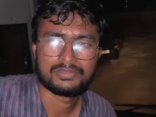JNU में झड़प के बाद छात्रसंघ अध्यक्ष भी हिरासत में लिए गए।
