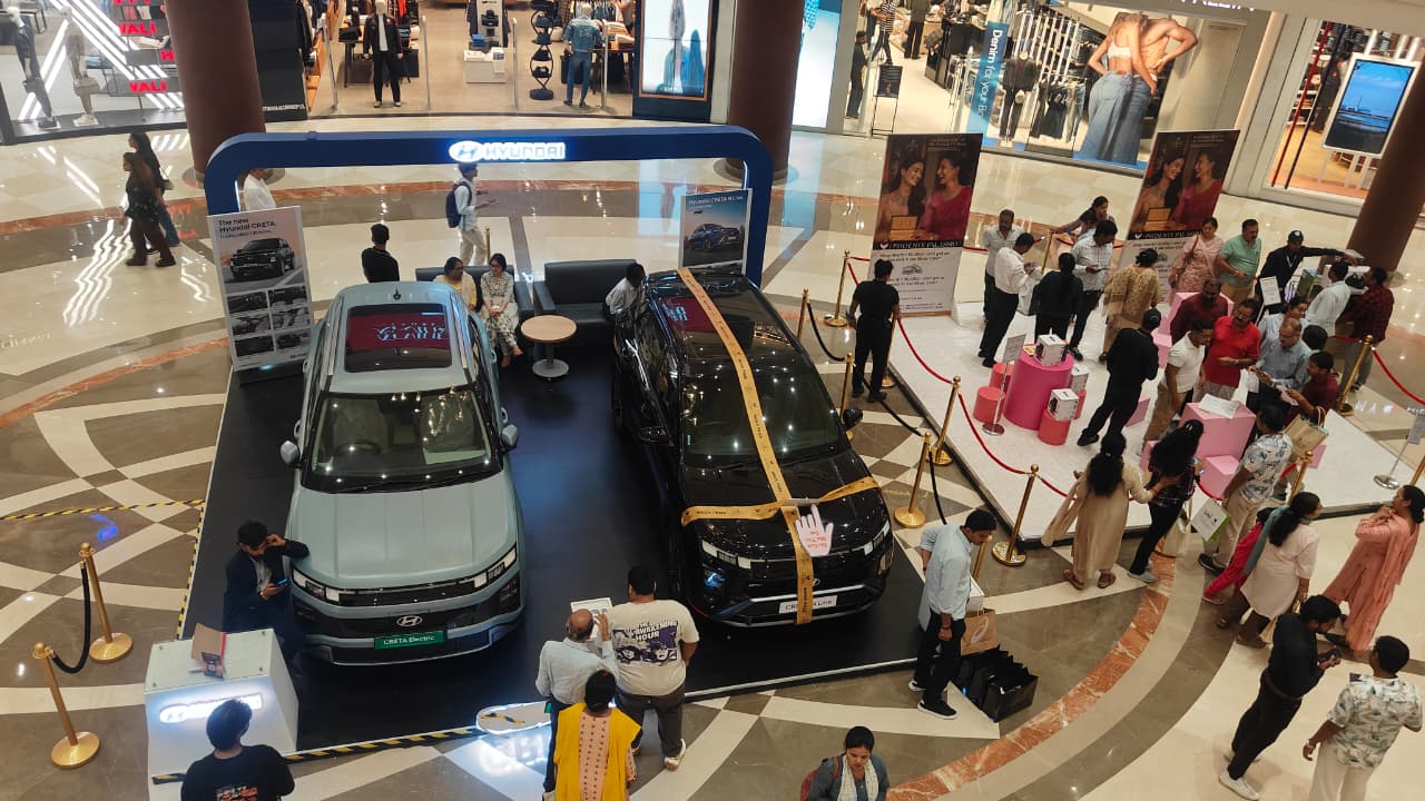 15 vehicles sold for over Rs 1 crore on Dhanteras in Lucknow | धनतेरस पर 15  गाड़ियां 1 करोड़ से ज्यादा की बिकी: ₹2.17 करोड़ की कार सबसे महंगी, लखनऊ में  18