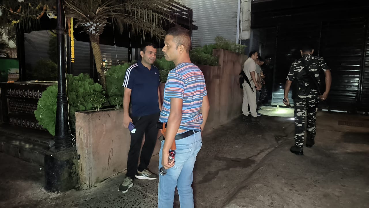 घटना के बाद पुलिस ने मामले की गंभीरता को देखते हुए त्वरित कार्रवाई शुरू कर दी है।