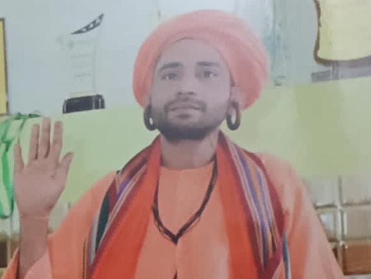 भिवानी के नांगल गांव स्थित श्रीनाथ डेरे के महंत योगी चंबानाथ।- फाइल फोटो