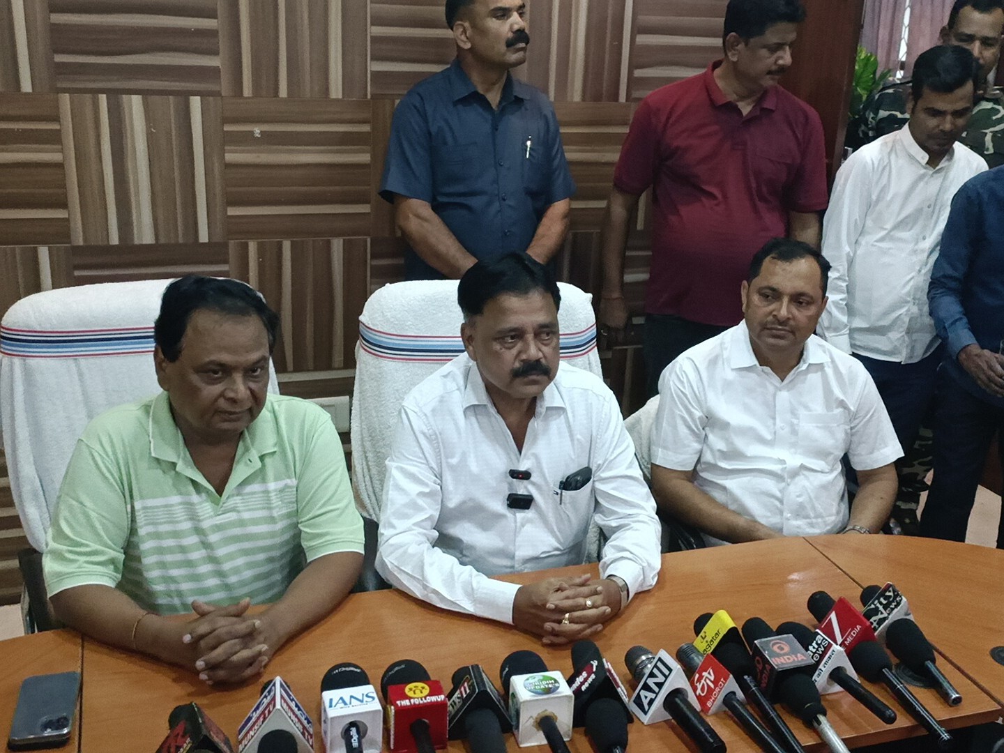 गिरिडीह में झारखंड सरकार के मंत्री और गिरिडीह विधायक सुदिव्य कुमार सोनू ने प्रेसवार्ता की।