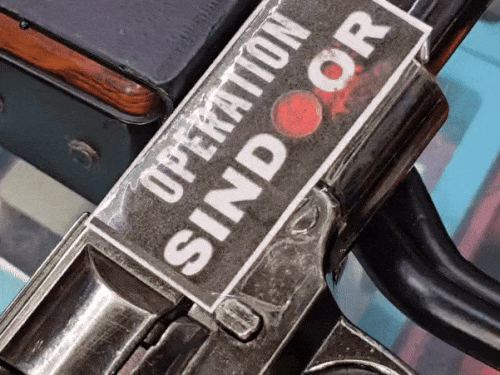 वाराणसी में ऑपरेशन सिंदूर इको फ्रेंडली बंदूकों का क्रेज।