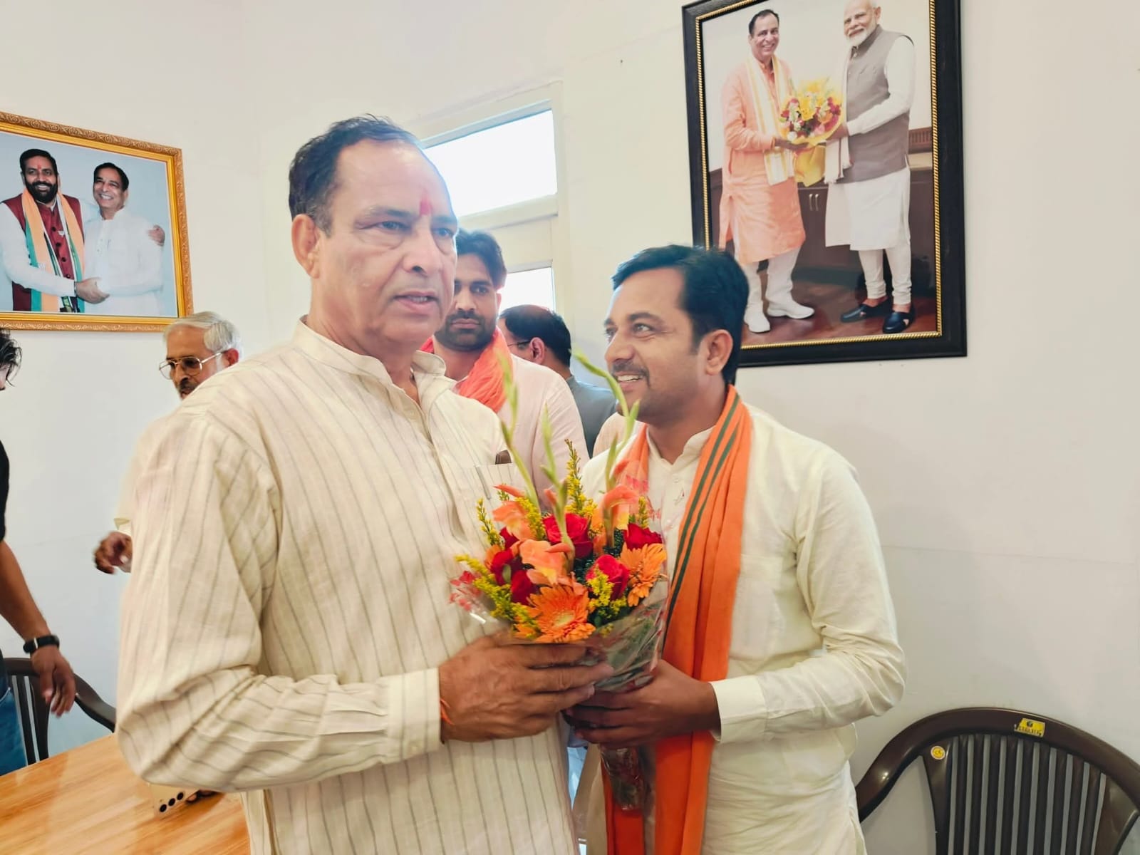 भाजपा प्रदेश अध्यक्ष मोहनलाल बड़ौली के साथ पार्षद संजय जांगड़ा। - फाइल फोटो