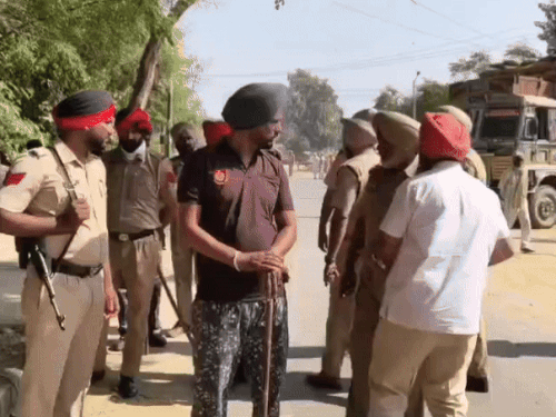 पुलिस की मौजूदगी