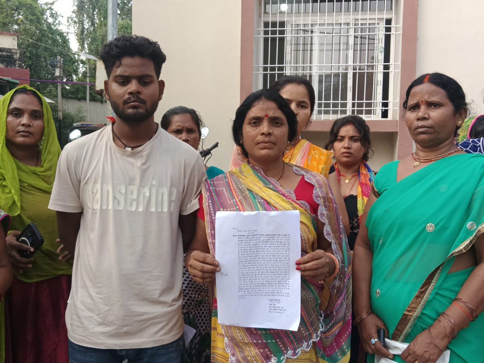 गयाजी में पुलिस पर मारपीट का आरोप:  एसएसपी से मिलकर न्याय की मांग, कहा- जाति के नाम पर प्रताड़ित किया – Gaya News