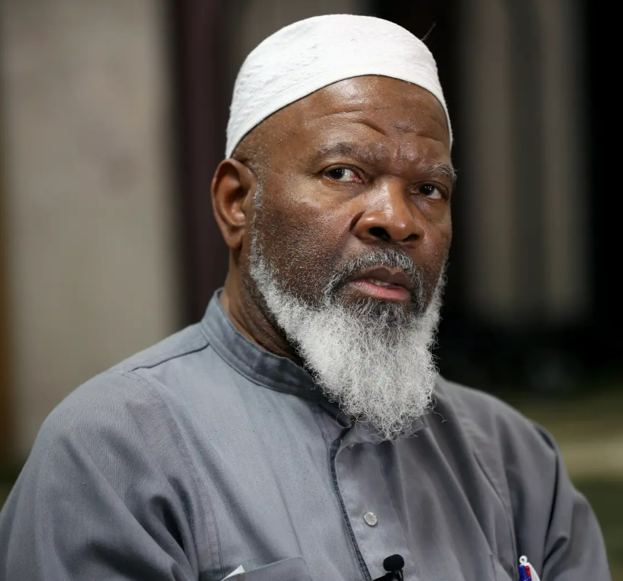 वहाज ने 1995 में कहा था कि अगर अमेरिकी मुसलमान एकजुट हो जाएं तो उन्हें बुश या क्लिंटन को वोट देने की जरूरत नहीं पड़ेगी। वे अपना खुद का अमीर चुन सकते हैं और उसके लिए वफादारी जता सकते हैं।