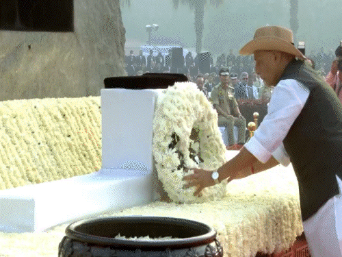 राजनाथ बोले-सेना और पुलिस अलग, मिशन एक ‘राष्ट्रीय सुरक्षा:  पुलिस स्मृति दिवस पर शहीदों को श्रद्धांजलि दी