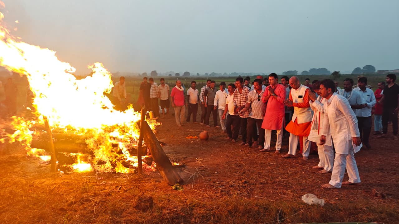 दीपावली पर रीवा आया था जवान।