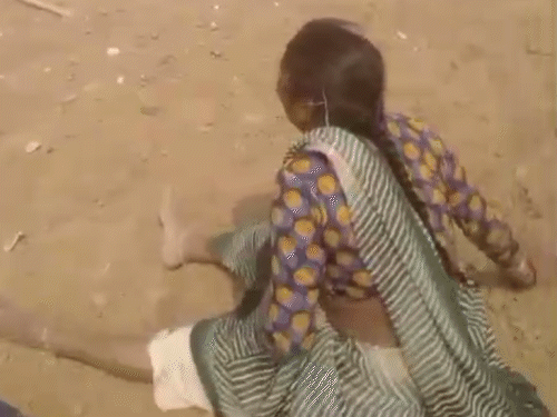 तीन महिलाओं समेत 9 लोगों को जमकर पीटा।