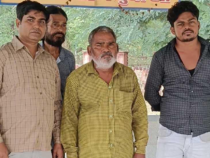 झांसी में गाय से टकराए बाइक सवार युवक की मौत:  पिता ने कहा- दोस्तों ने कुछ किया है, अस्पताल में छोड़कर भाग गए, अब फोन भी नहीं उठा रहे – Jhansi News