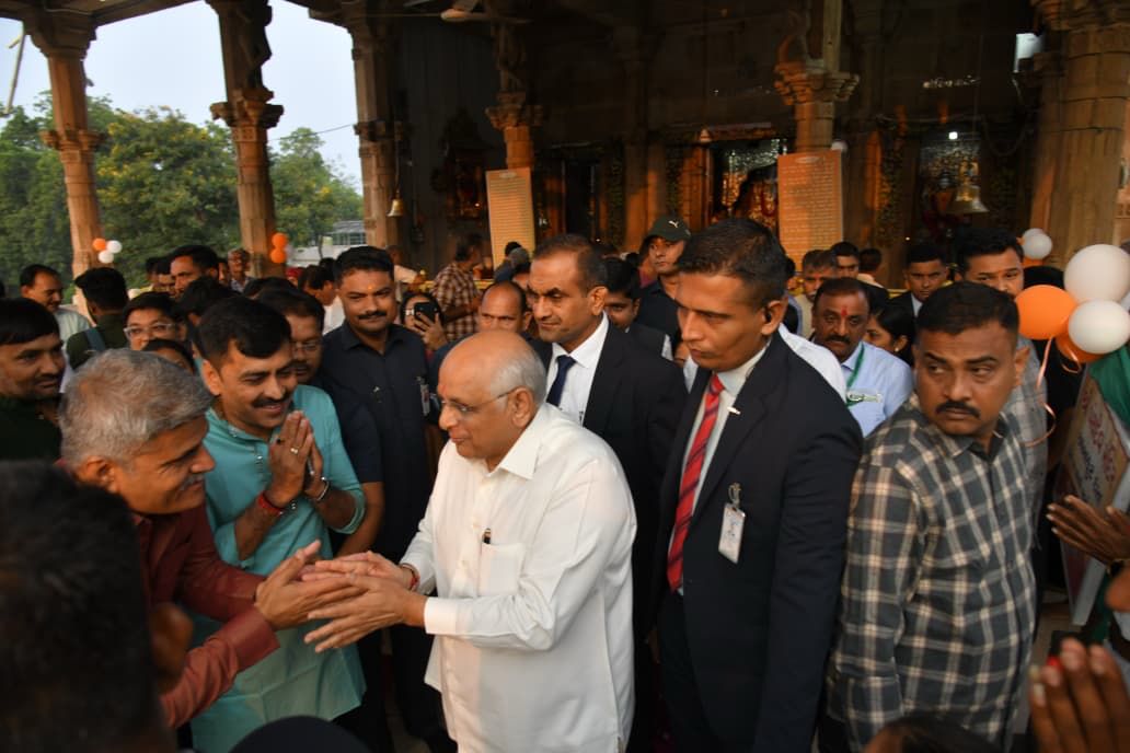 गांधीनगर के पंचदेव महादेव मंदिर में सीएम भूपेंद्र पटेल।