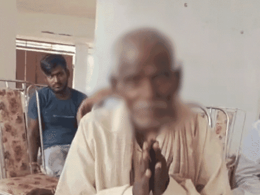 बुजुर्ग रामपाल ने मामले में कार्रवाई की मांग की।