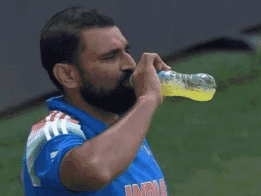 चैंपियंस ट्रॉफी के फाइनल में शमी के एनर्जी ड्रिंक पीने पर विवाद हुआ था, क्योंकि तब रमजान चल रहे थे।