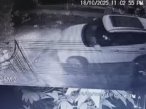 कारोबारी अपने घर पहुंचा, तभी पीछा करते पुलिसकर्मी आए।