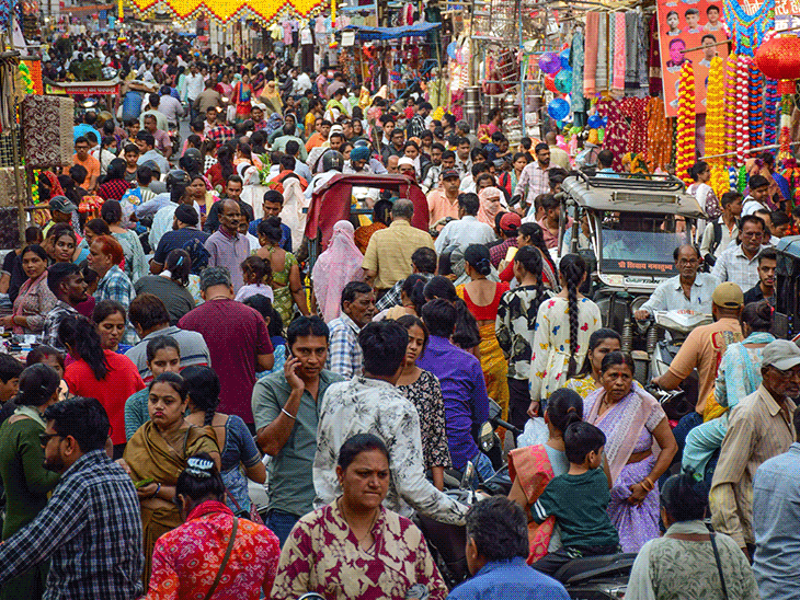 GST रेशनलाइजेशन और स्वदेशी अपनाने से ट्रेडिंग कम्युनिटी और कंज्यूमर्स दोनों प्रेरित हुए।