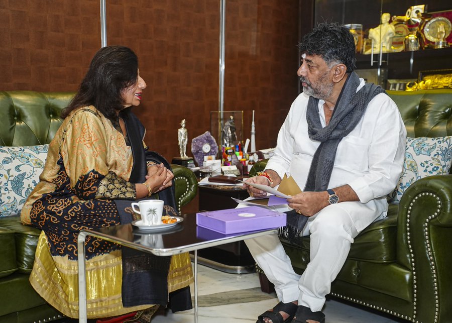 किरण ने मंगलवार को डीके शिवकुमार से उनके आवास पर मुलाकात की थी।