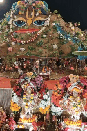 जयपुर के जगतपुरा में गुप्त वृंदावन धाम में 21 फीट ऊंचा गोवर्धन पर्वत बनाया गया।