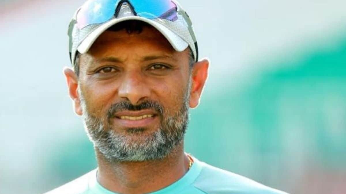 सीतांशु कोटक, भारत के बल्लेबाजी कोच।