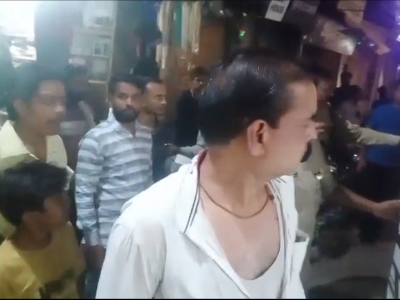 मौके पर अफरा तफरी मच गई।