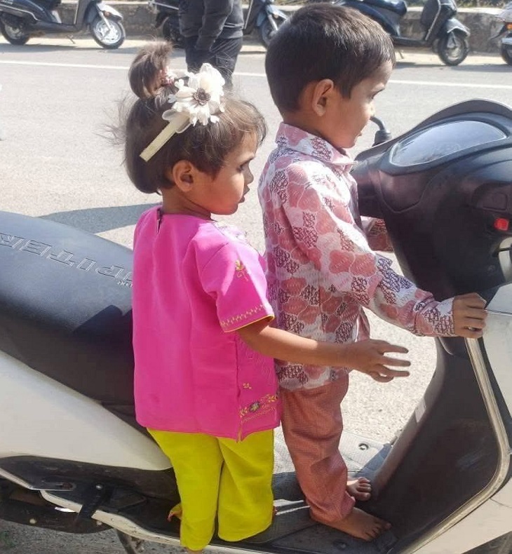 हादसे में घायल बच्चों की फाइल फोटो।