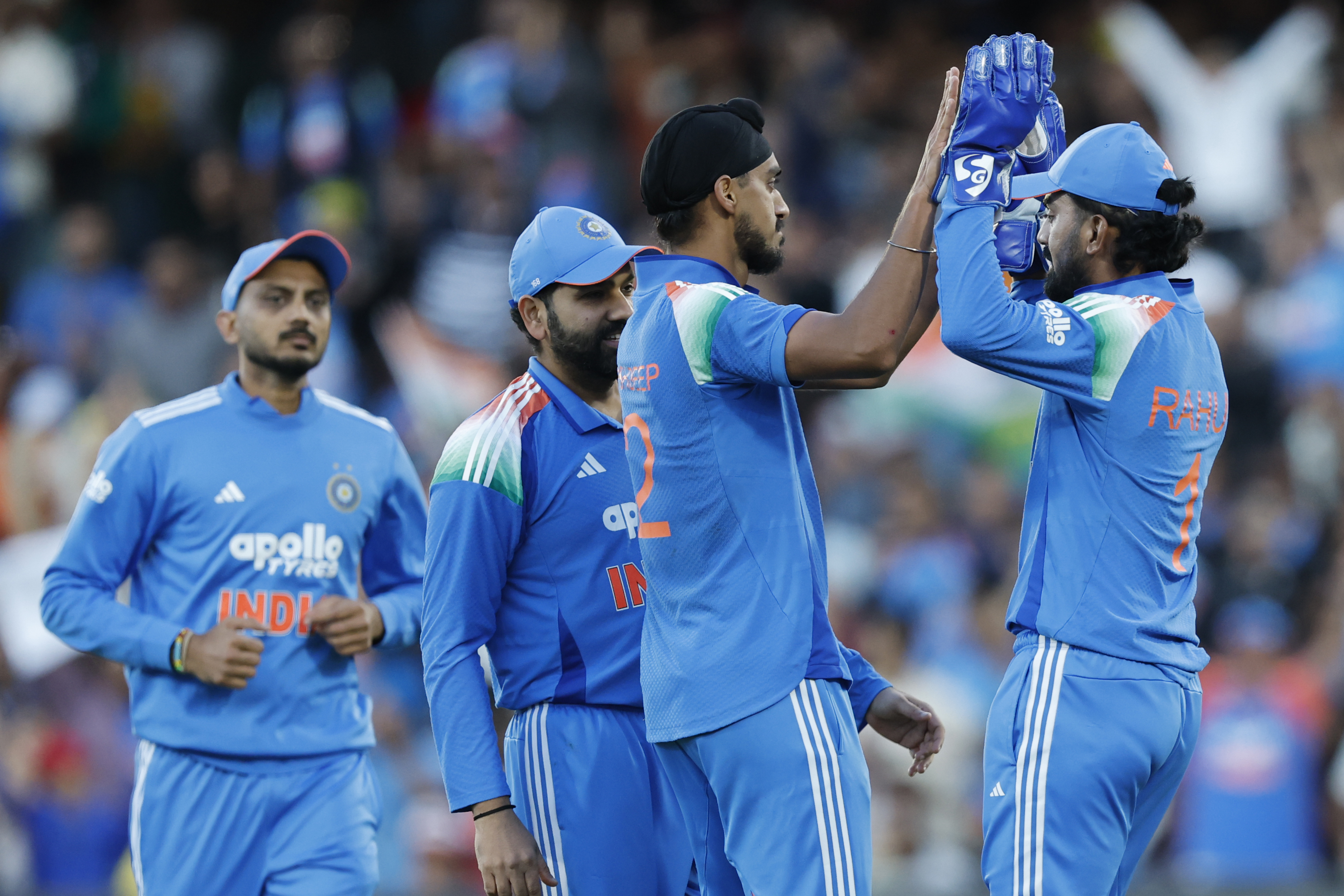 कप्तान मिचेल मार्श का विकेट सेलिब्रेट करते भारतीय खिलाड़ी।