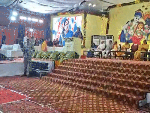 कार्यक्रम में मुख्यमंत्री के साथ मंत्री निर्मला भूरिया और मंत्री कृष्णा गौर मौजूद रहीं ।