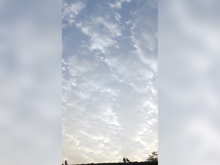 गुमला में छाए आंशिक बादल।