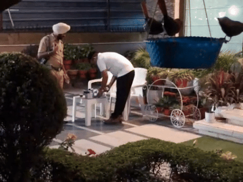 DIG भुल्लर के घर जांच करती हुई टीम।