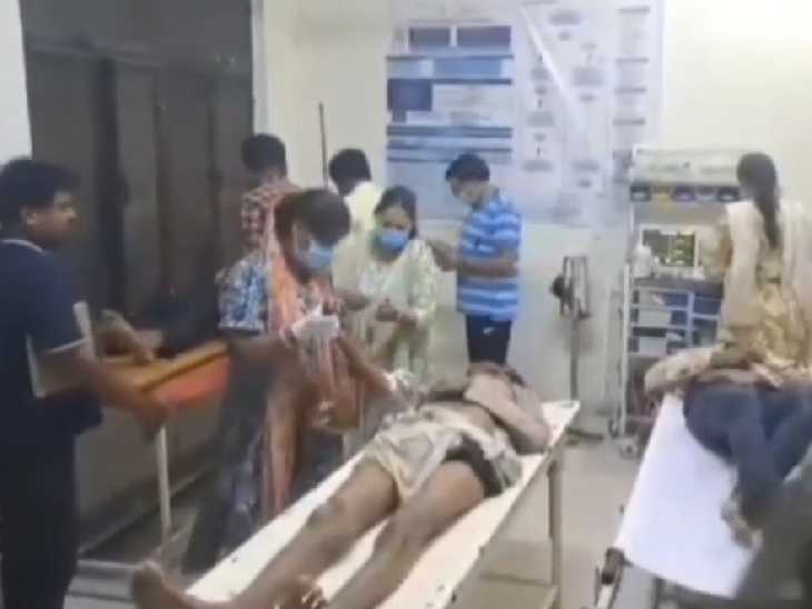 गम्भीर रूप से घायल हुए तीनों बाइक सवारों का चल रहा इलाज, हालात स्थिर।