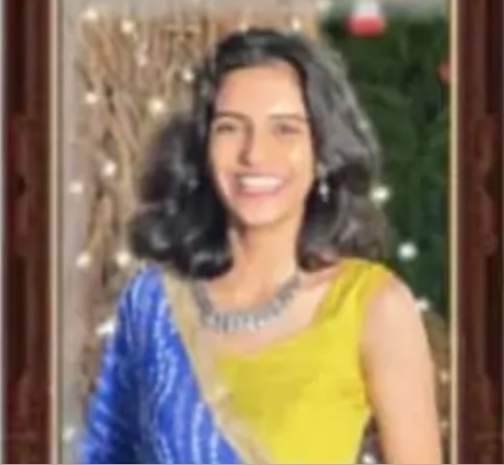 इंग्लिश मीडियम स्कूल में 11वीं की स्टूडेंट थी हिना।