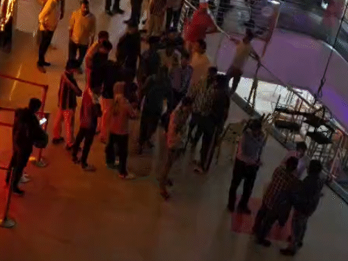 दुर्ग में ट्रांसपोर्टर और उसके साथियों की दबंगई, महिला और पुलिस पर हमला। - Dainik Bhaskar