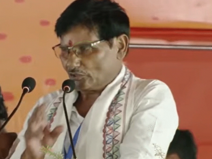 फिर अनाउंसर ने CM नीतीश को भाषण देने के लिए बुलाया।