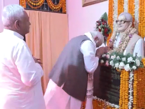 PM मोदी ने कर्पूरी ठाकुर को श्रद्धांजलि दी।