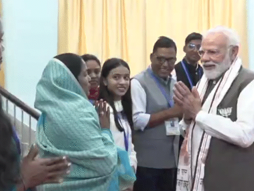 प्रधानमंत्री ने कर्पूरी ठाकुर के परिवार से मुलाकात की।