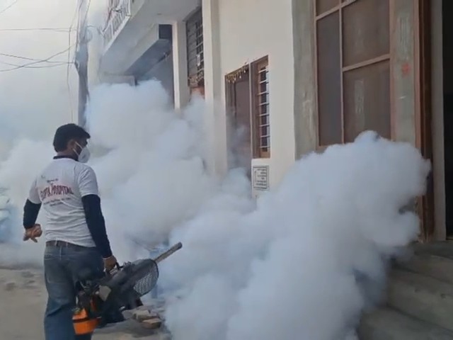 फाजिल्का में डेंगू के 162 मरीज:  एक दिन में 23 केस मिले; कैंप लगाकर हो रही जांच, लार्वा मिलने पर काट रहे चालान – Fazilka News