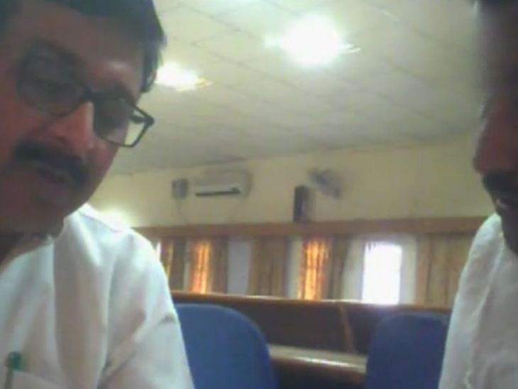 इनेलो की ओर से स्टिंग ऑपरेशन की एक सीडी जारी की गई थी। इसमें पूर्व मंत्री व एक अन्य की बातचीत है। राव नरेंद्र के कांग्रेस अध्यक्ष बनने के बाद फिर से सीडी चर्चा में है।