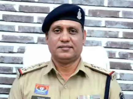 जमीन विवाद पर बल भेजकर कराया बाउंड्रीवाल। - Dainik Bhaskar