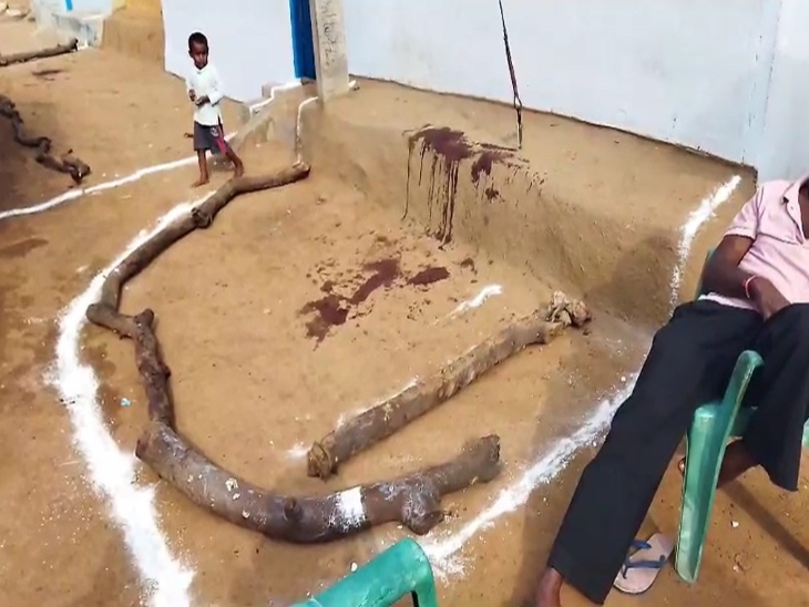 गांव में इसी जगह हुआ था मर्डर।