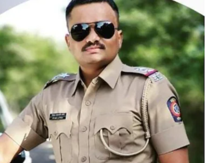 मृतक ने पुलिस सब इंस्पेक्टर गोपाल बदने पर रेप का आरोप लगाया।