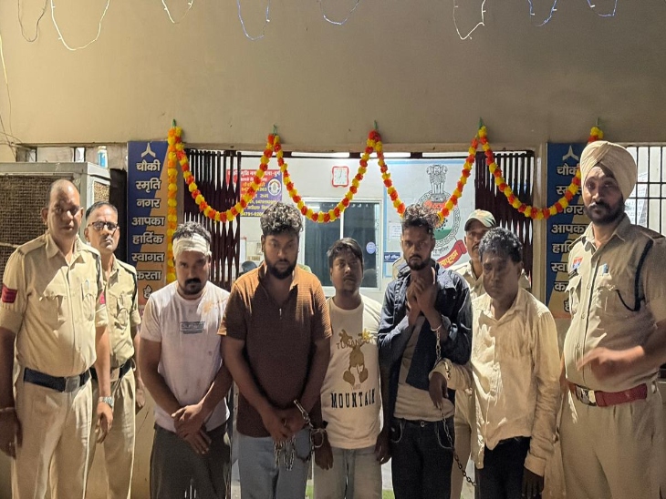 ट्रांसपोर्टर सुजीत साव और उसके साथियों को पुलिस ने गिरफ्तार कर लिया है।