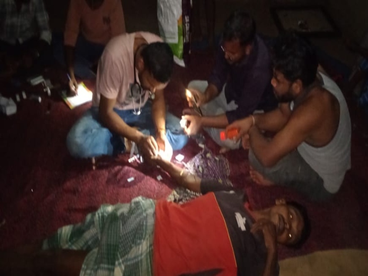 स्वास्थ्य विभाग की टीम घर-घर पहुंचकर इलाज कर रही है।