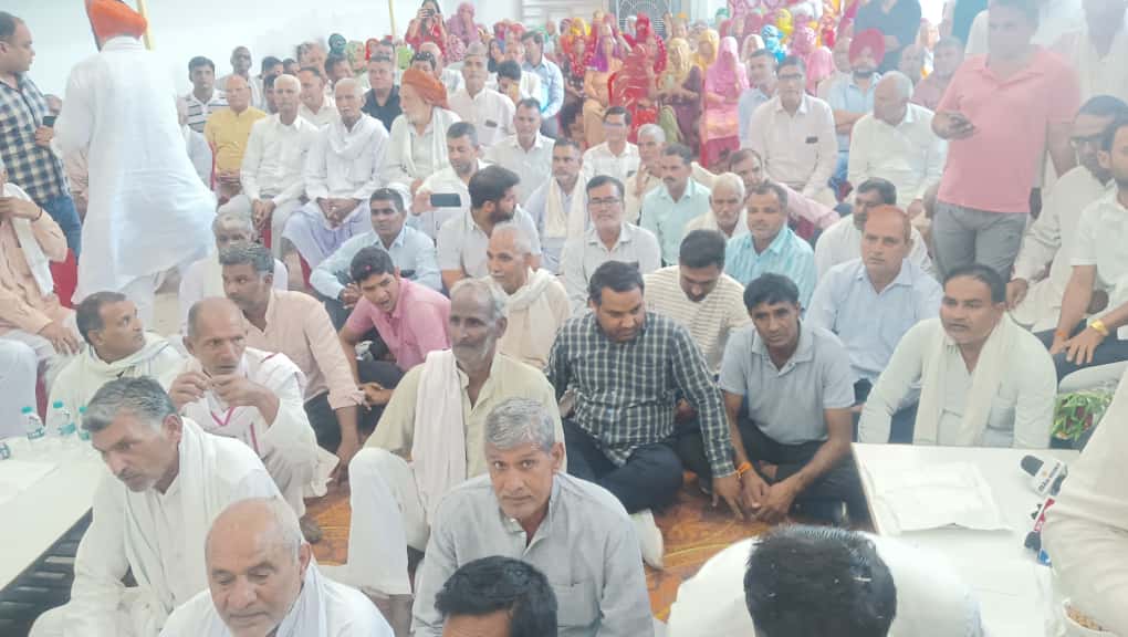 राव इंद्रजीत सिंह के कार्यक्रम में उपस्थित लोग