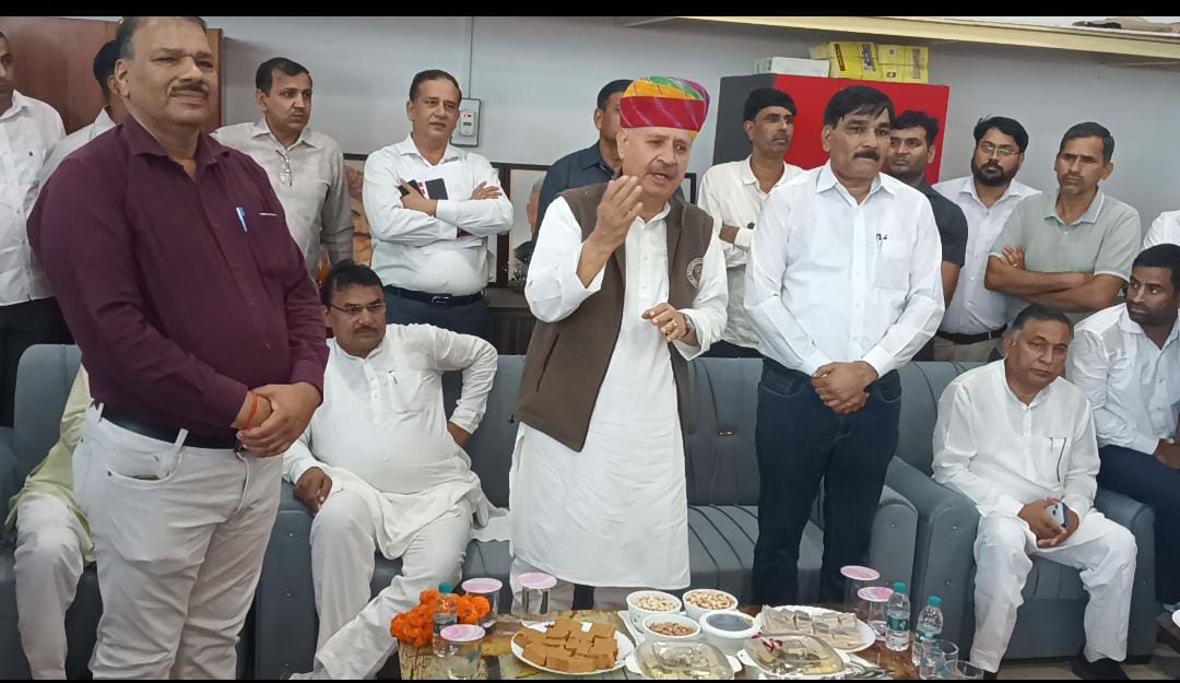 लोगों को संबोधित करते हुए केंद्रीय राज्य मंत्री राव इंद्रजीत सिंह