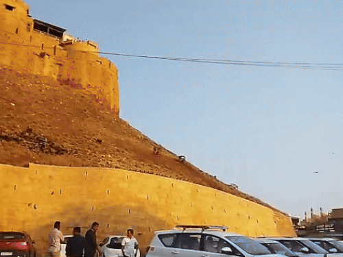 आने वाले दिनों में भी मौसम में बदलाव की संभावना नहीं है।