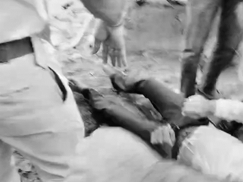 कॉन्स्टेबल ताम्रध्वज शुक्रवार सुबह घर से निकला था। इसके बाद शनिवार की सुबह उसका शव मिला।