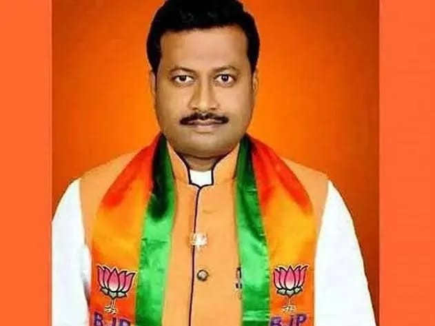 बेल्थरारोड विधानसभा के पूर्व भाजपा विधायक धनंजय कन्नौजिया।