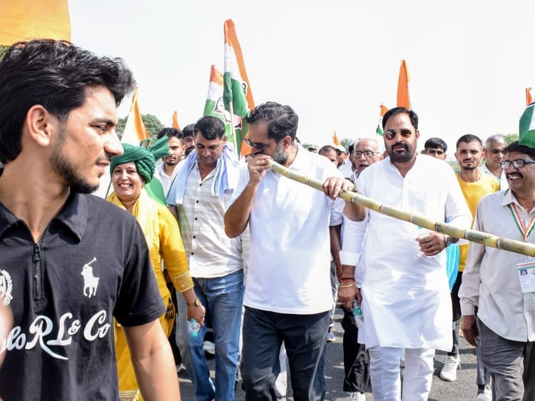 हिसार के उकलाना पहुंची बृजेंद्र सिंह की सद्भाव यात्रा:  ग्रामीणों ने किया स्वागत, बीरेंद्र सिंह ने भाईचारे को बताया असली पूंजी – Uklanamandi News